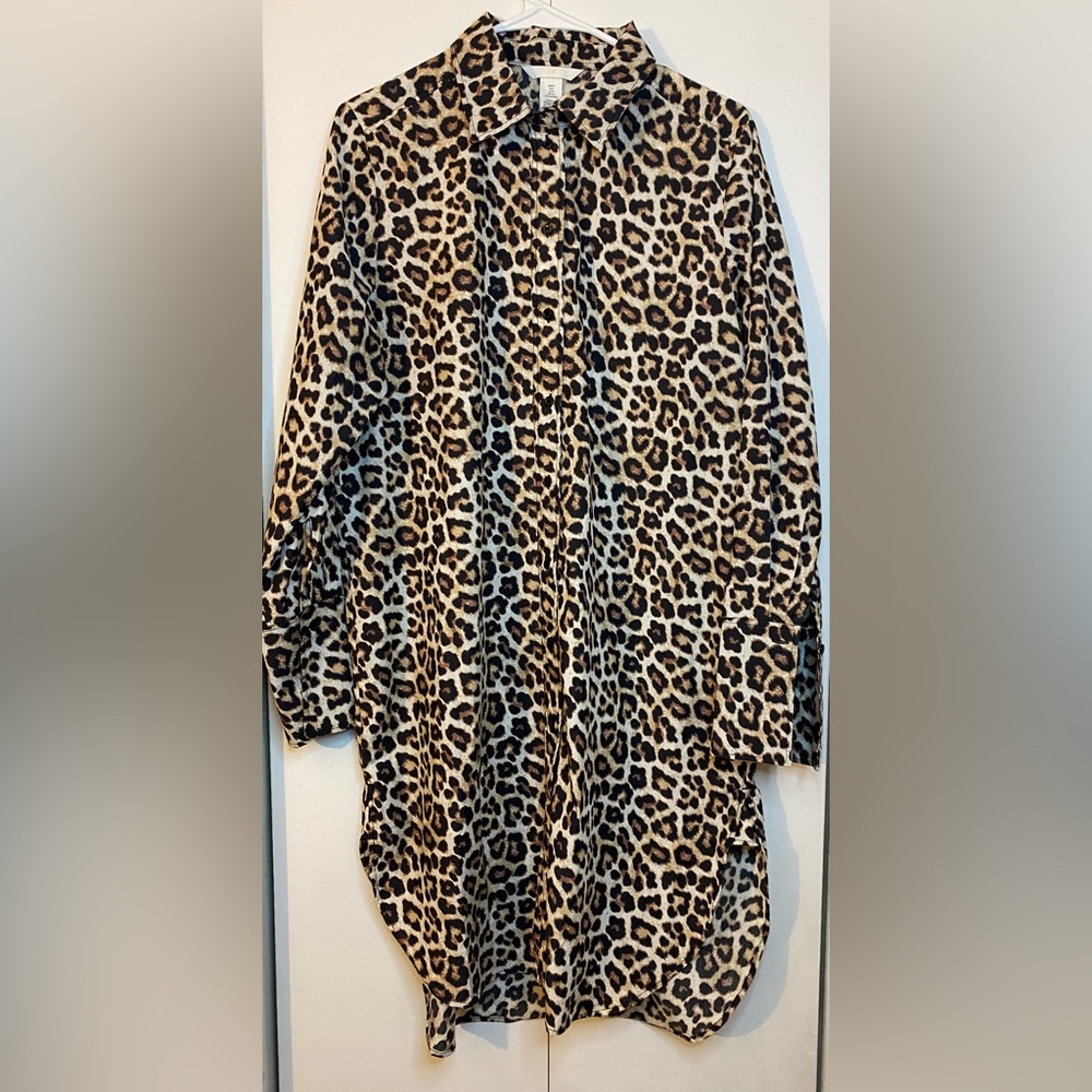 H&M Leopard Print Women's Shirt/Dress (Size S) Ptp 21” L 39”